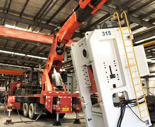 黄竹镇附近随车吊出租，轻松解决运输难题