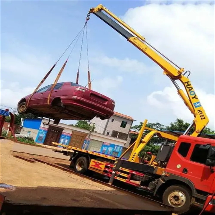 黄竹镇吊车吊汽车的正确方法